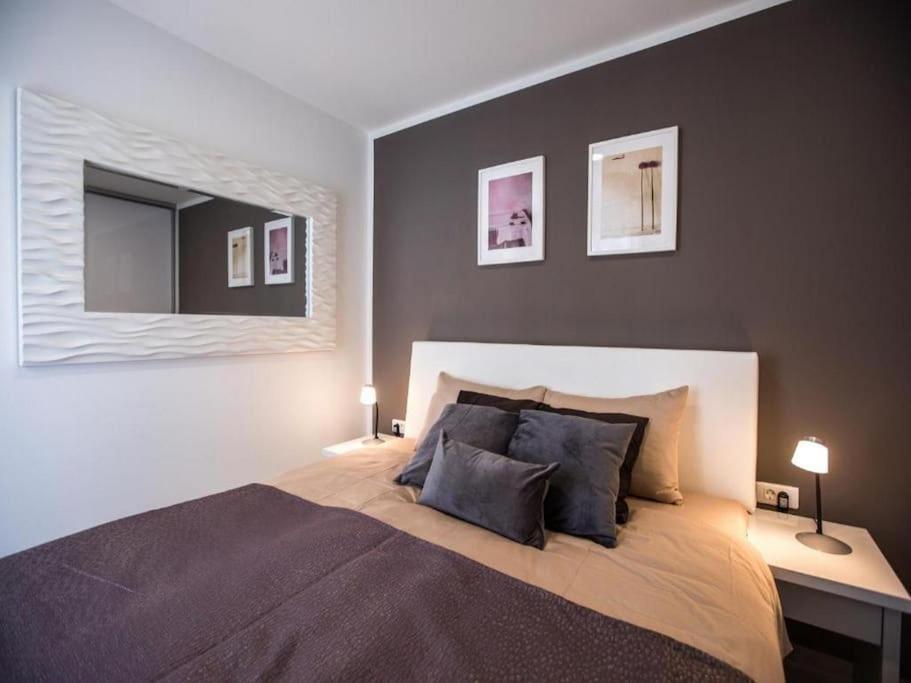 Bleu Villa - Three Bedroom Villa With Balcony And City View 두브로브니크 외부 사진