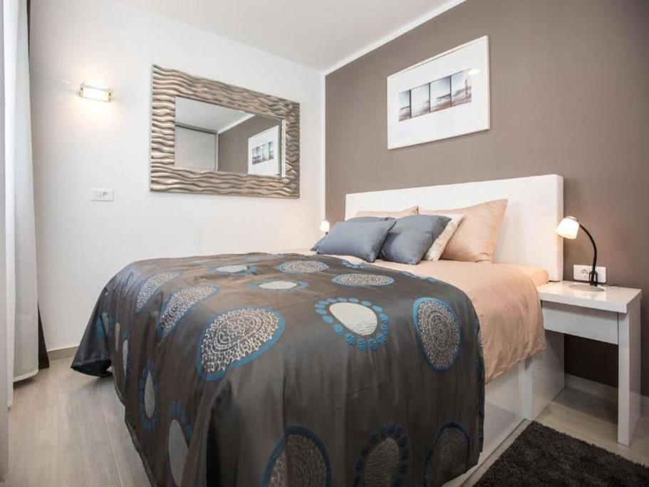 Bleu Villa - Three Bedroom Villa With Balcony And City View 두브로브니크 외부 사진