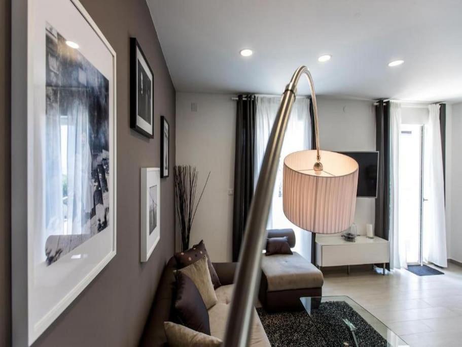 Bleu Villa - Three Bedroom Villa With Balcony And City View 두브로브니크 외부 사진